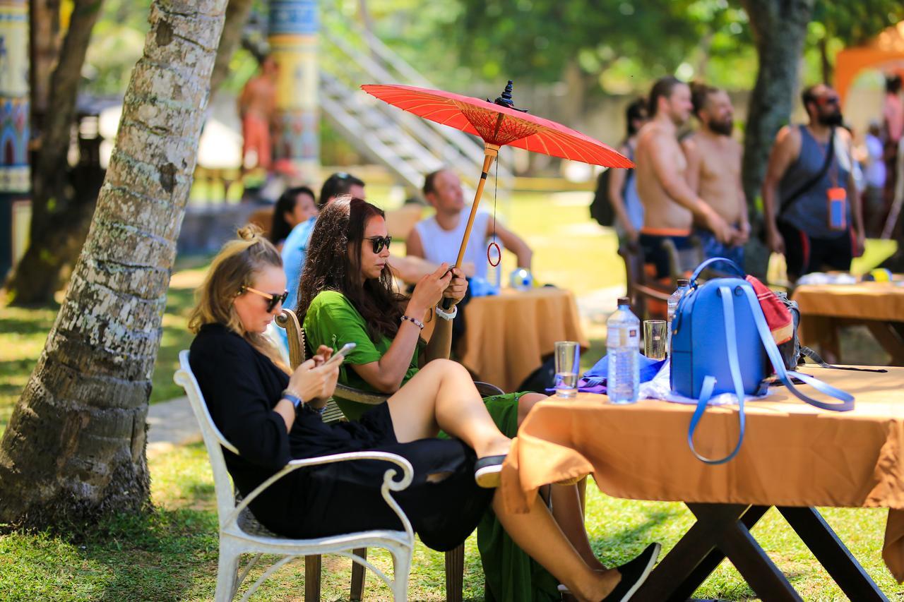 Beach Front Ahangama Kültér fotó